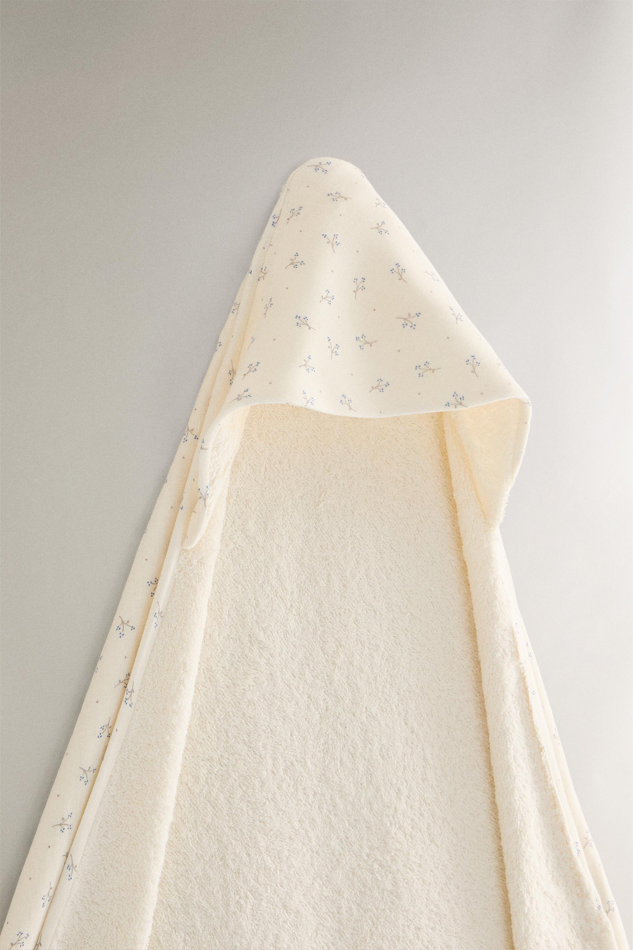 HOODED BABY BATH TOWEL WITH MINI FLOWERS